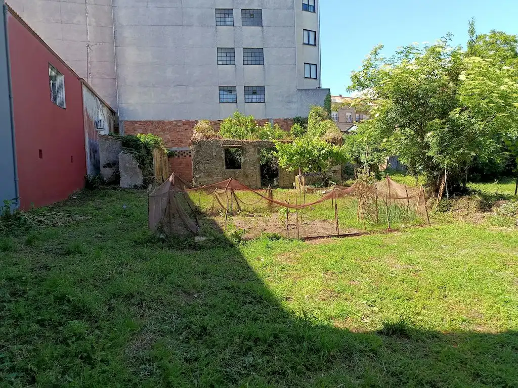 Wohnbaugrundstück zum Verkauf in Rúa Pintor Laxeiro, imagen 3