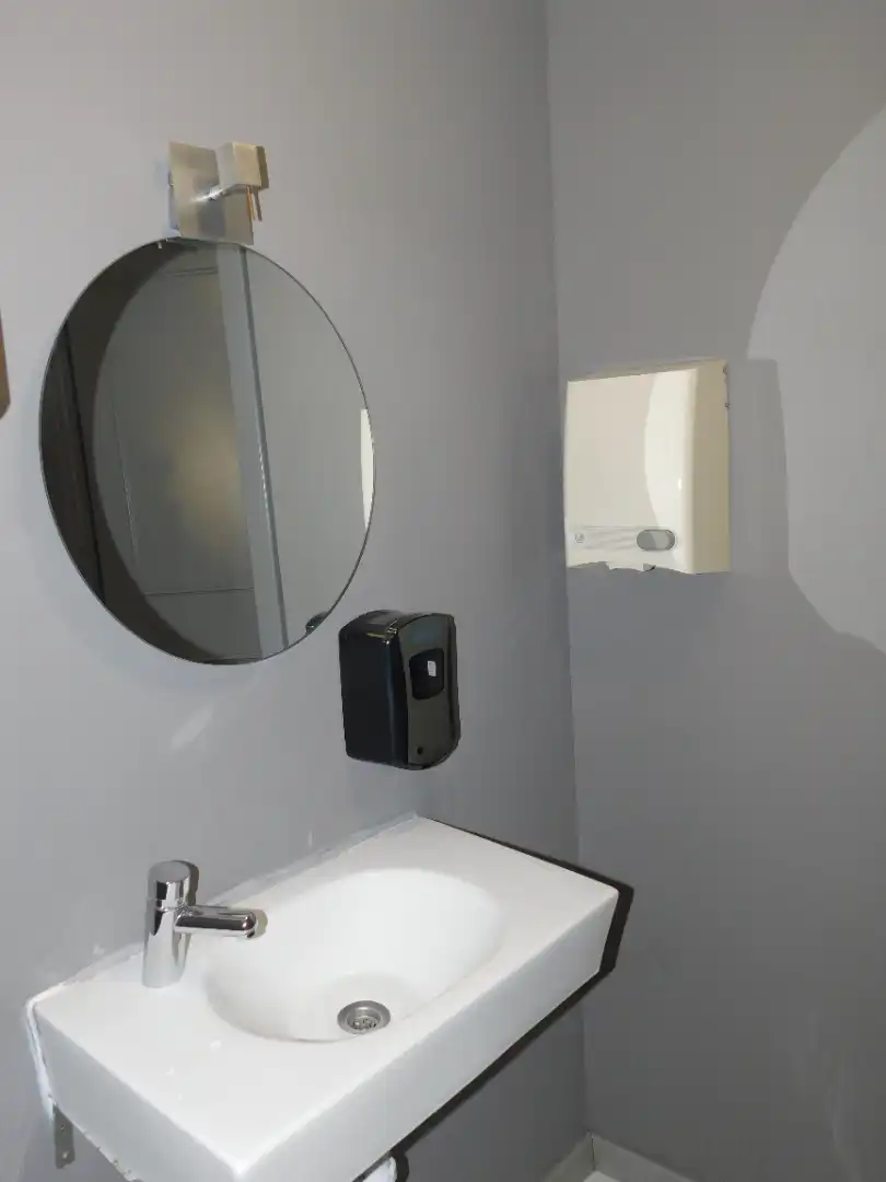 Bathroom of Commercial properties for sale in 2º Ensanche