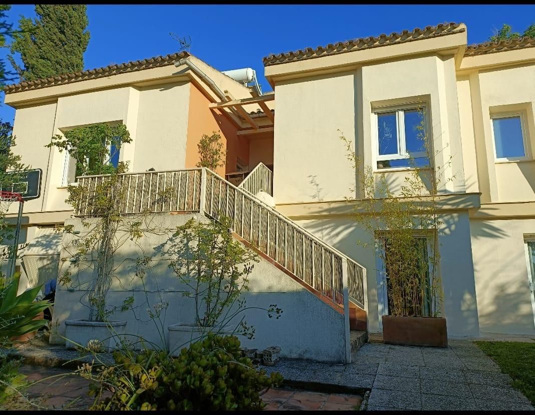 Exterior view of House or chalet for sale in Mairena del Aljarafe  with Air Conditioner, Heating and Private garden