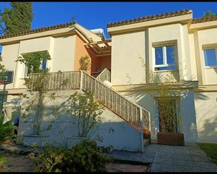 Exterior view of House or chalet for sale in Mairena del Aljarafe  with Air Conditioner, Heating and Private garden