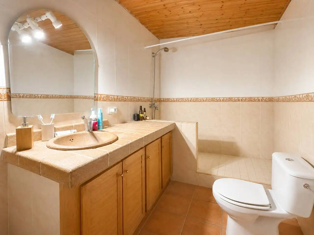 Baño de Casa o chalet en venta en Riells i Viabrea con Aire acondicionado, Jardín privado y Terraza