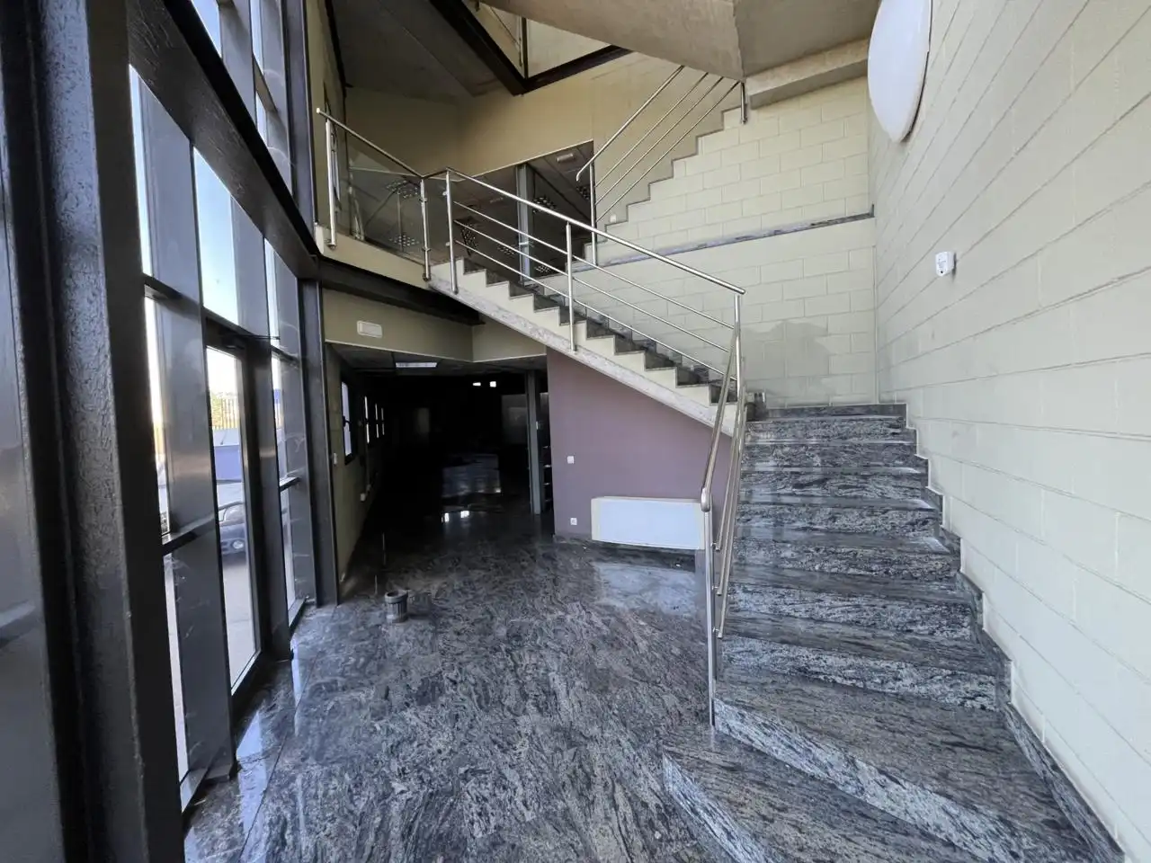 Nave industrial en venta en Manlleu con Alarma