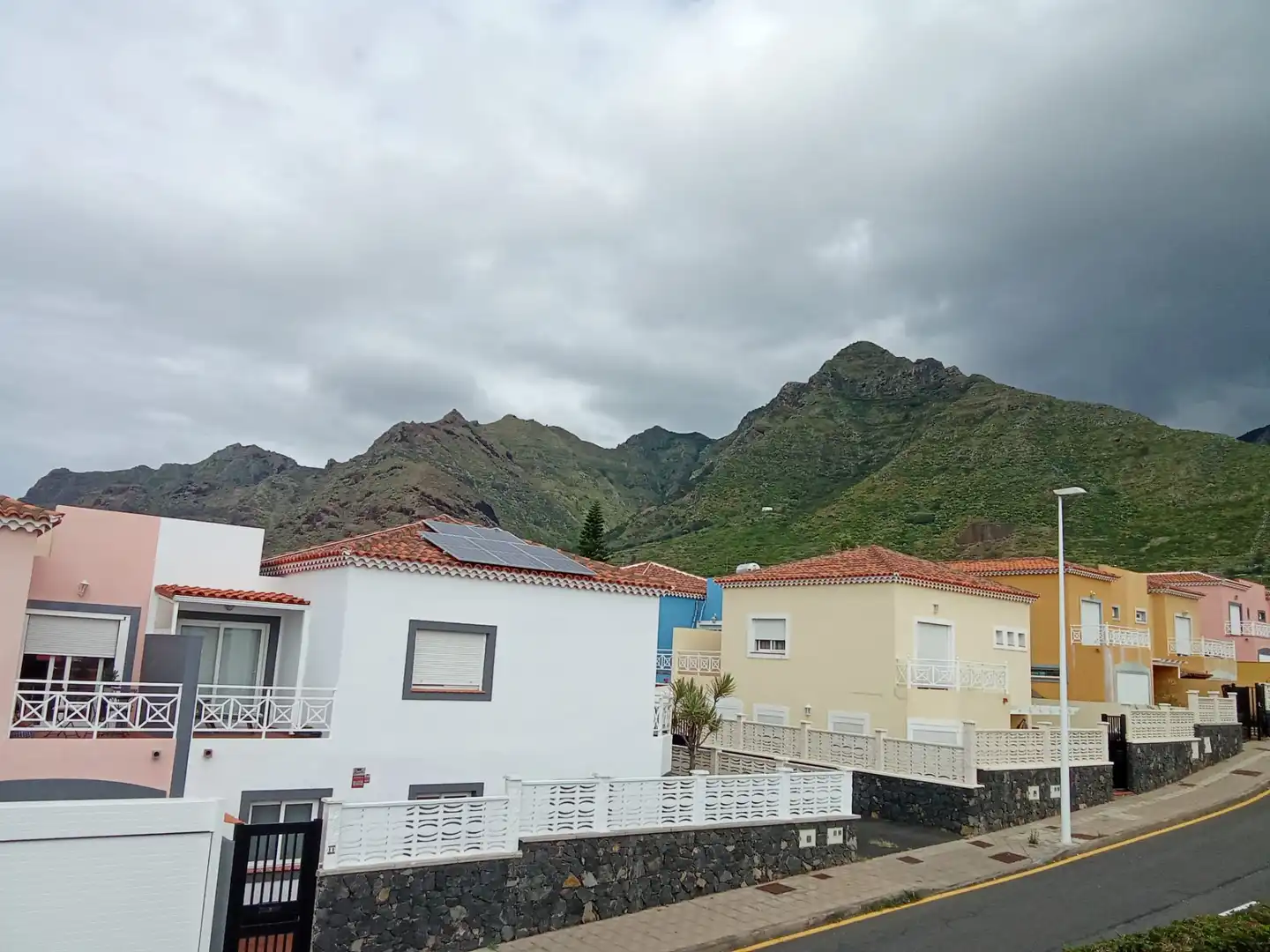 Vista exterior de Casa o chalet en venta en San Cristóbal de la Laguna con Jardín privado, Terraza y Piscina