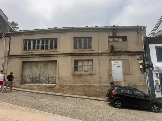 Vista exterior de Nau industrial en venda en Ribadeo