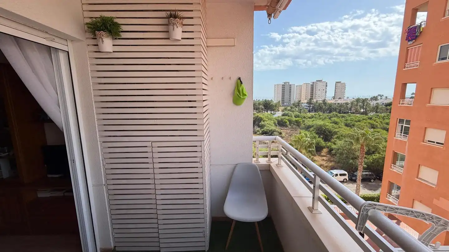 Terraza de Apartamento en venta en La Manga del Mar Menor con Aire acondicionado, Terraza y Piscina