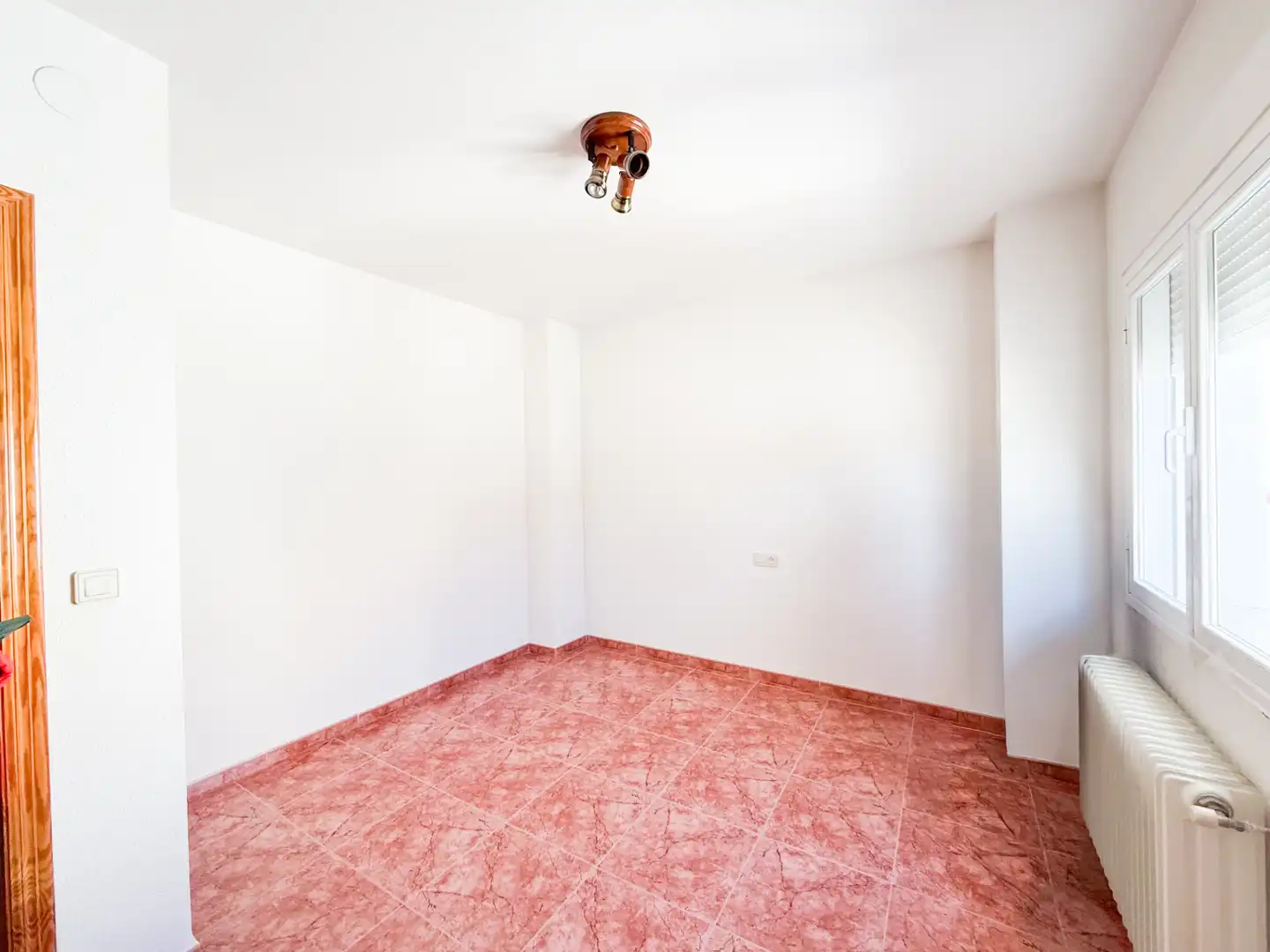 Schlafzimmer von Einfamilien-Reihenhaus zum Verkauf in Baza mit Klimaanlage, Heizung und Terrasse
