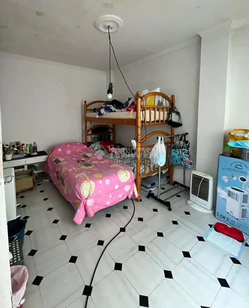Habitación de Casa adosada en venta en Camas con Terraza