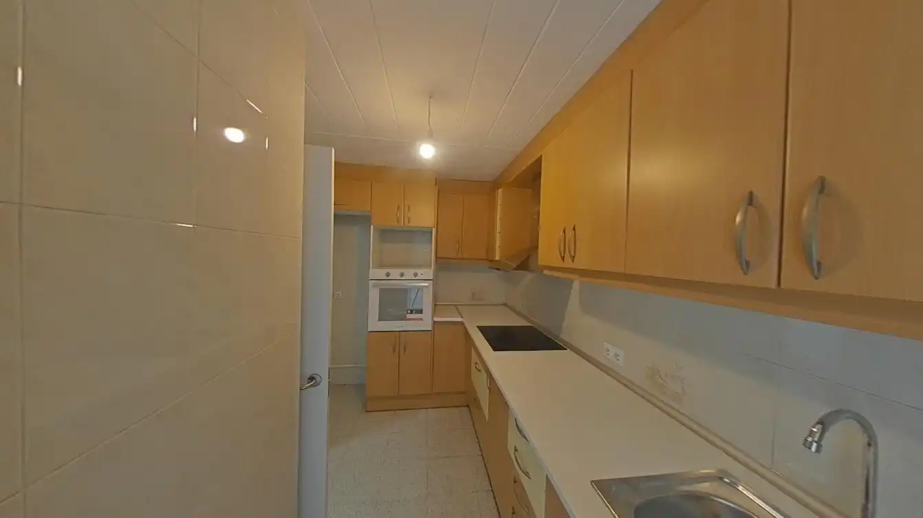 Cocina de Piso en venta en Sant Boi de Llobregat con Balcón