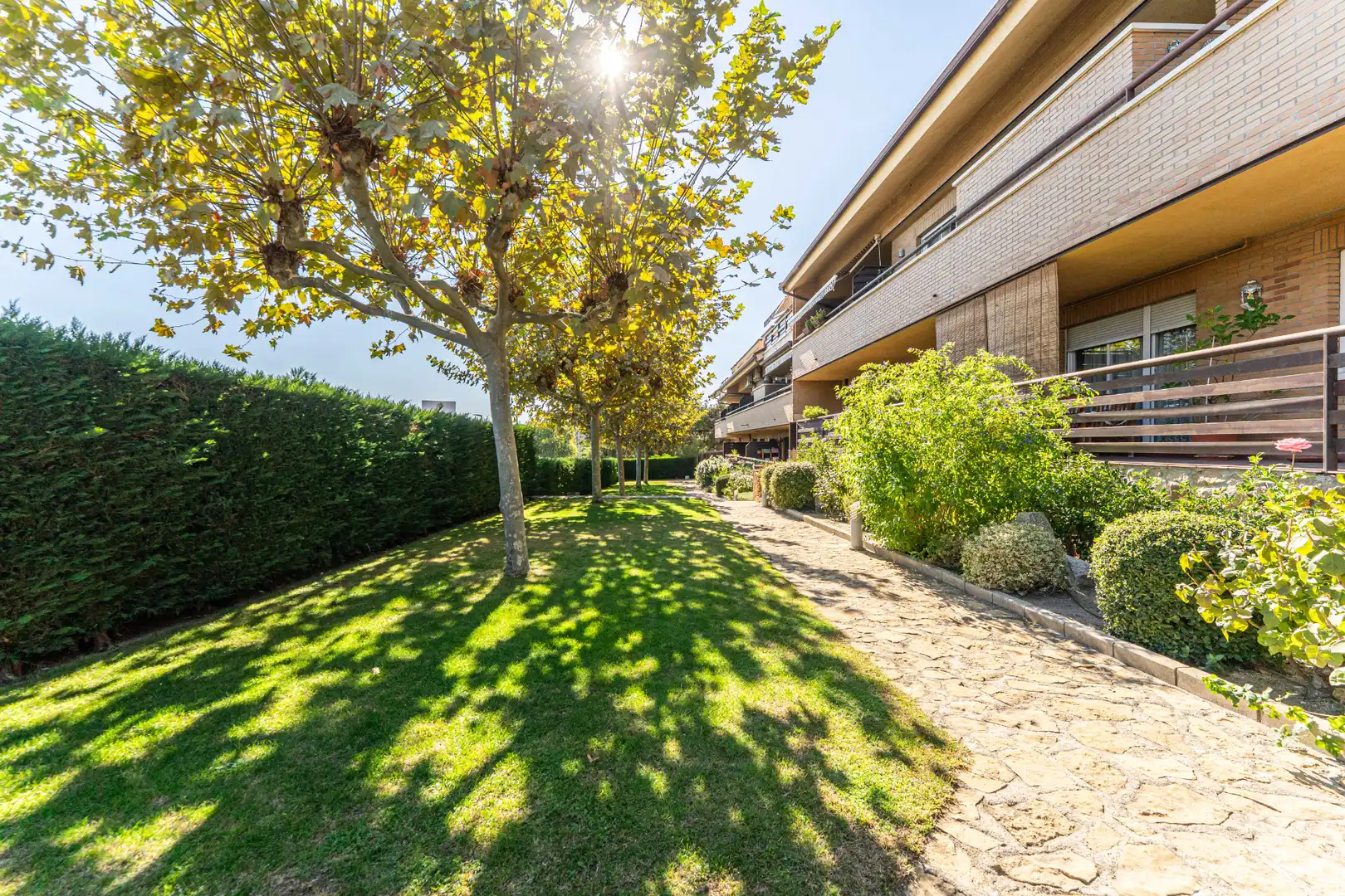 Außenansicht von Maisonette zum Verkauf in Torrelodones mit Klimaanlage, Heizung und Parkett
