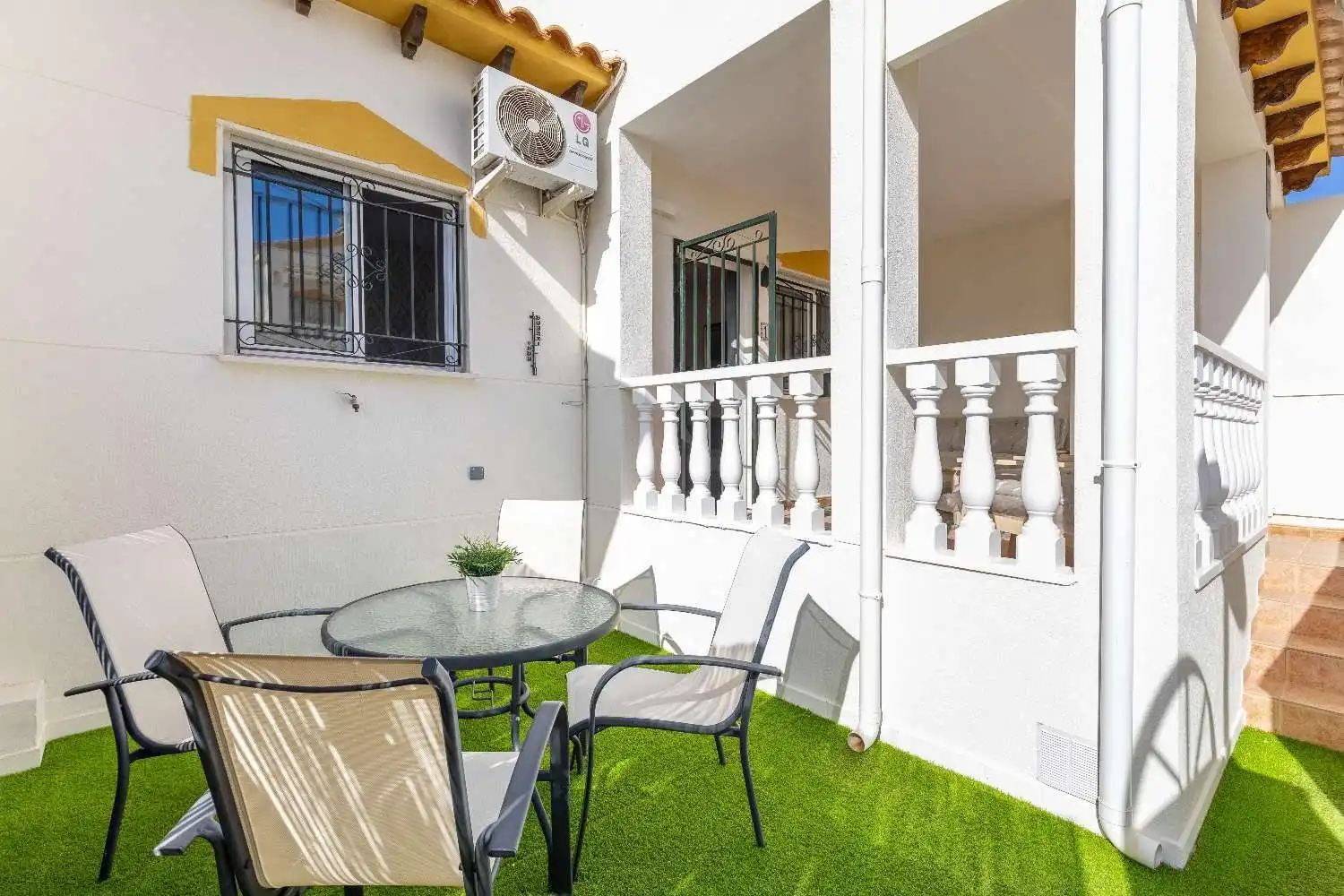 Terraza de Casa adosada en venta en Orihuela con Aire acondicionado, Calefacción y Jardín privado