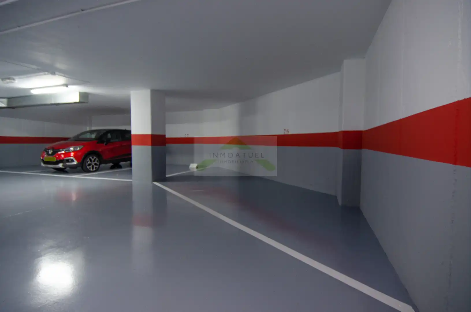 Parking de Piso en venta en A Coruña Capital  con Calefacción, Parquet y Trastero