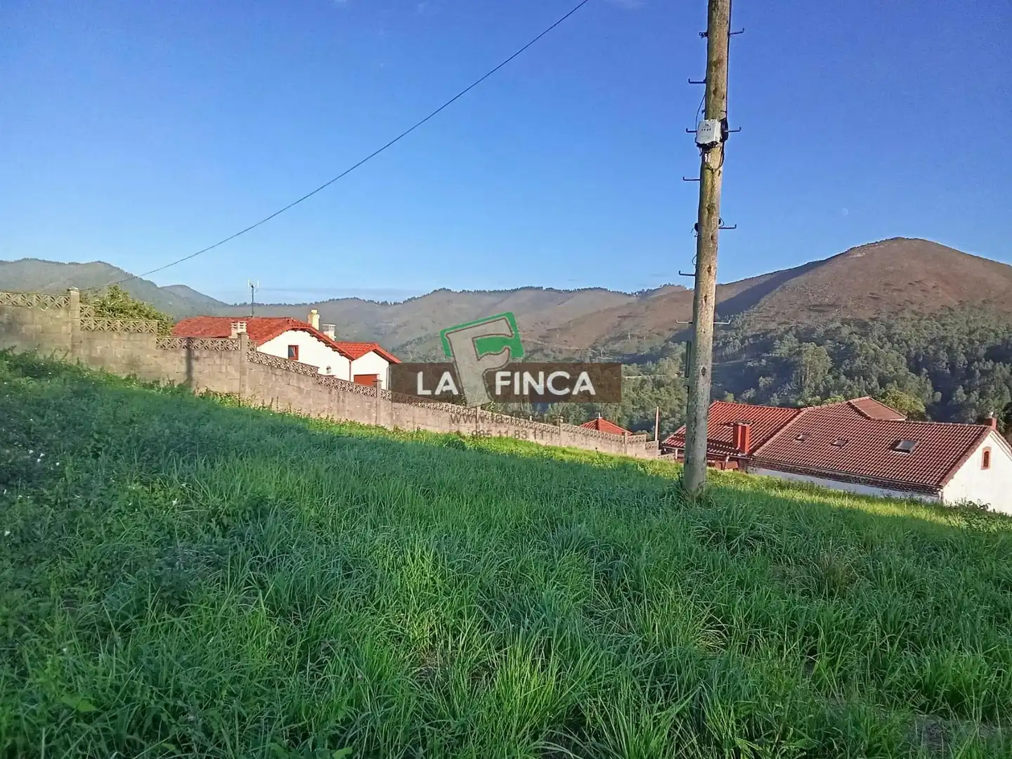 Residencial en venda a LA PERAL POLIGONO 16, Illas