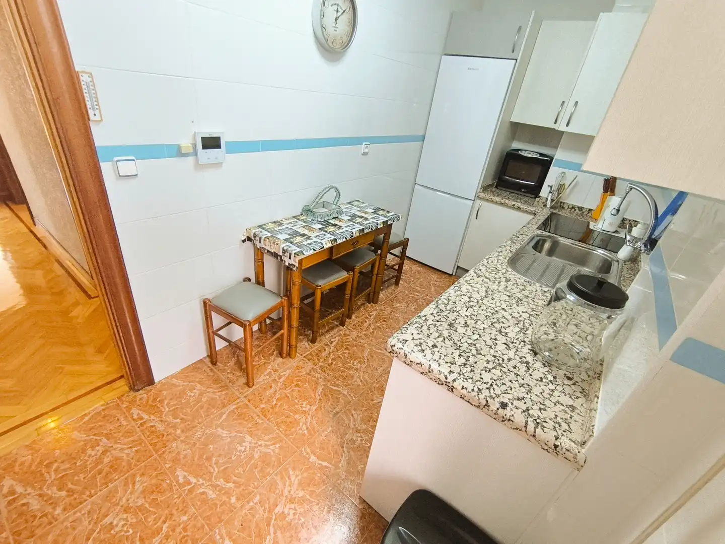Cocina de Piso de alquiler en Palencia con Calefacción, Parquet y Terraza