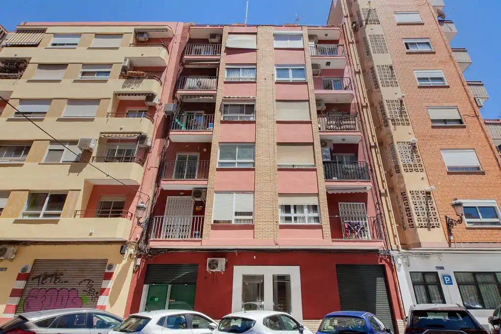 Vista exterior de Piso en venta en Valencia