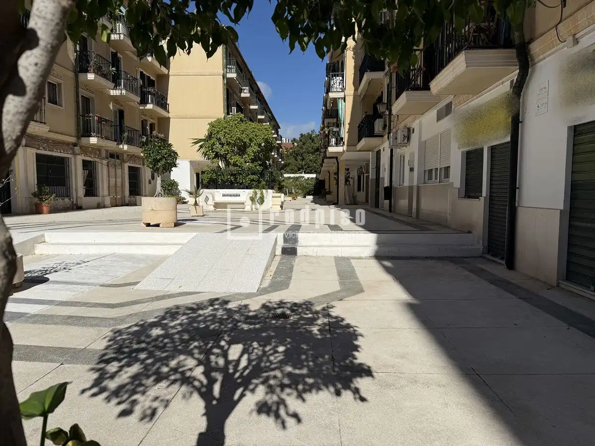 Vista exterior de Pis en venda en Málaga amb Aire condicionat, Calefacció i Jardí privat