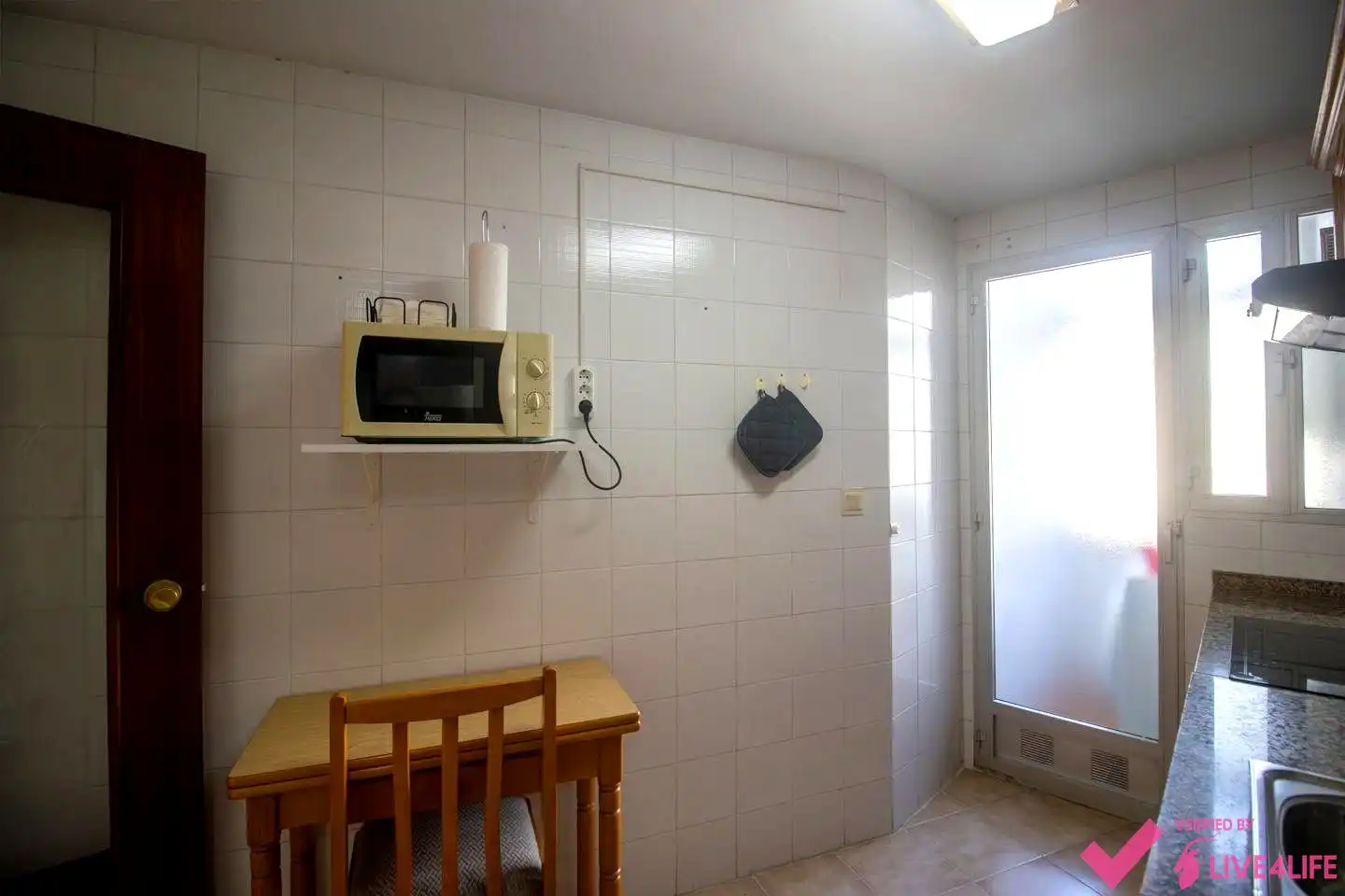 Kitchen of Flat for share in Valencia  with Air Conditioner and Furnished