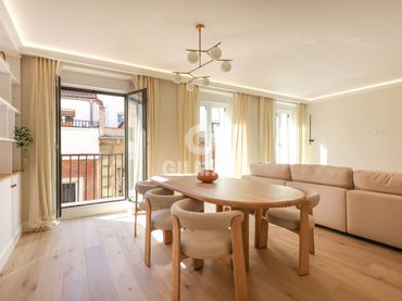 Flat with lift for sale in N/A
