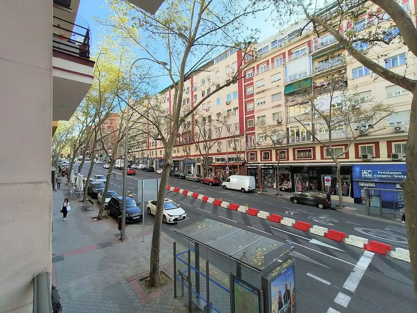 Vista exterior de Piso de alquiler en Madrid con Calefacción