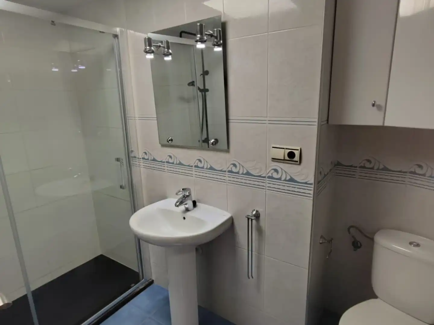 Bany de Apartament de lloguer en Murcia amb Aire condicionat, Calefacció i Moblat