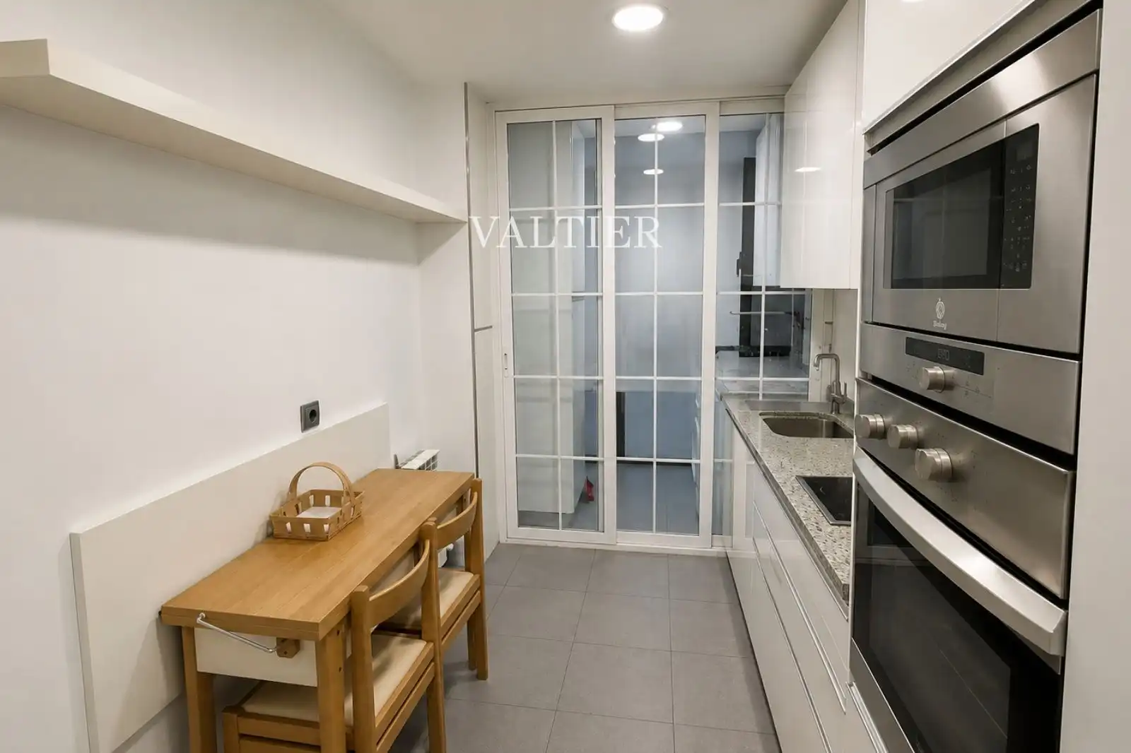 Kitchen of Flat for rent in Madrid  with Air Conditioner and Furnished