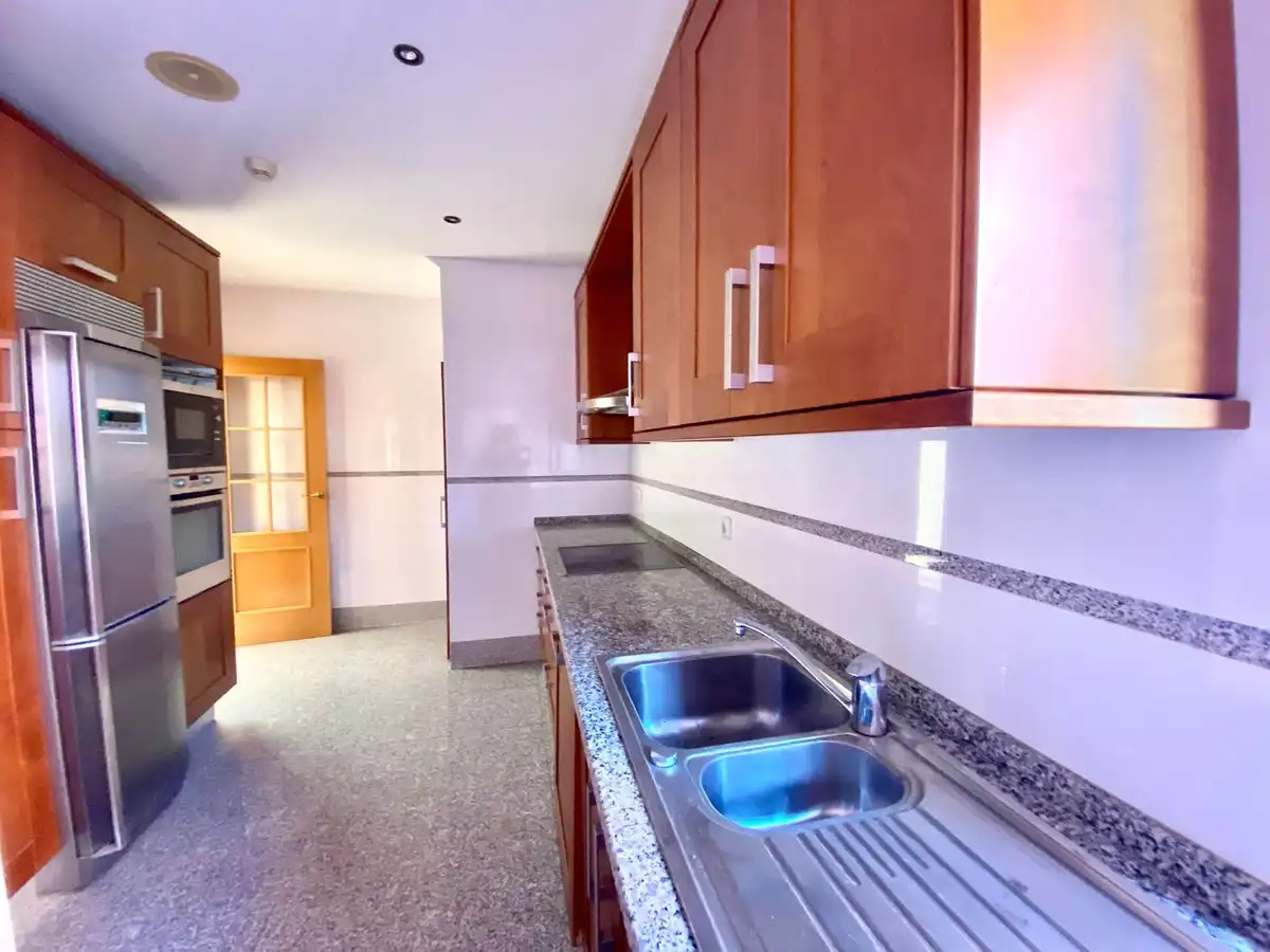 Cuina de Apartament en venda en Estepona amb Terrassa, Traster i Moblat