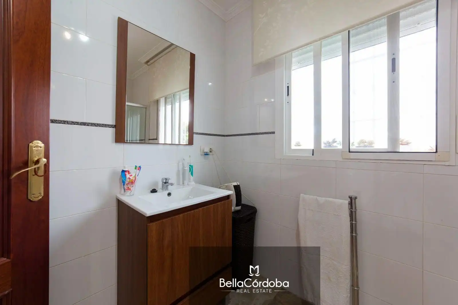 Bany de Casa o xalet en venda en Córdoba amb Aire condicionat, Calefacció i Terrassa
