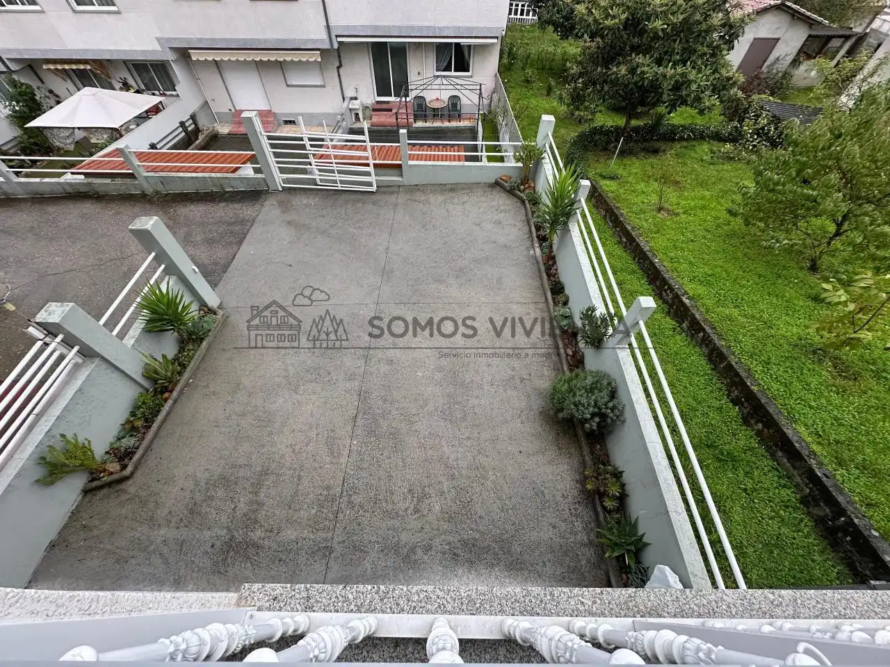 Terrasse von Einfamilien-Reihenhaus zum Verkauf in Barbadás mit Heizung, Privatgarten und Terrasse