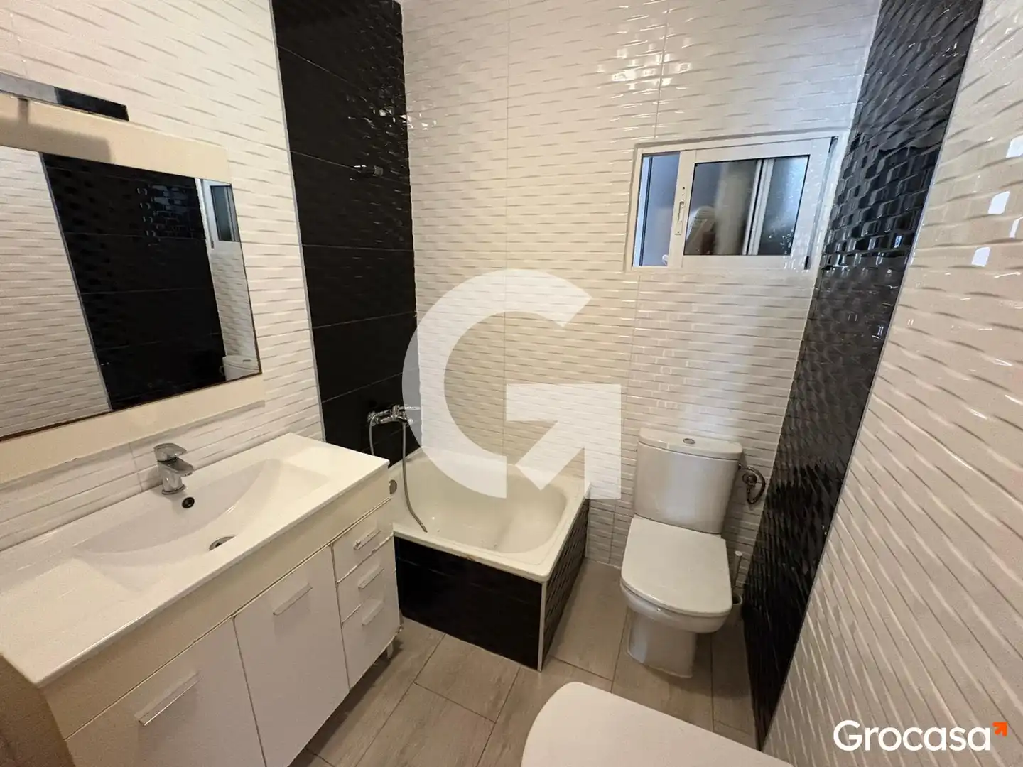 Baño de Piso en venta en Mataró con Aire acondicionado, Horno y Balcón