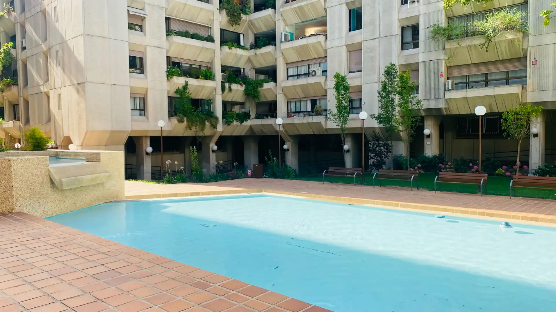 Piscina de Piso en venta en Madrid con Aire acondicionado, Calefacción y Jardín privado