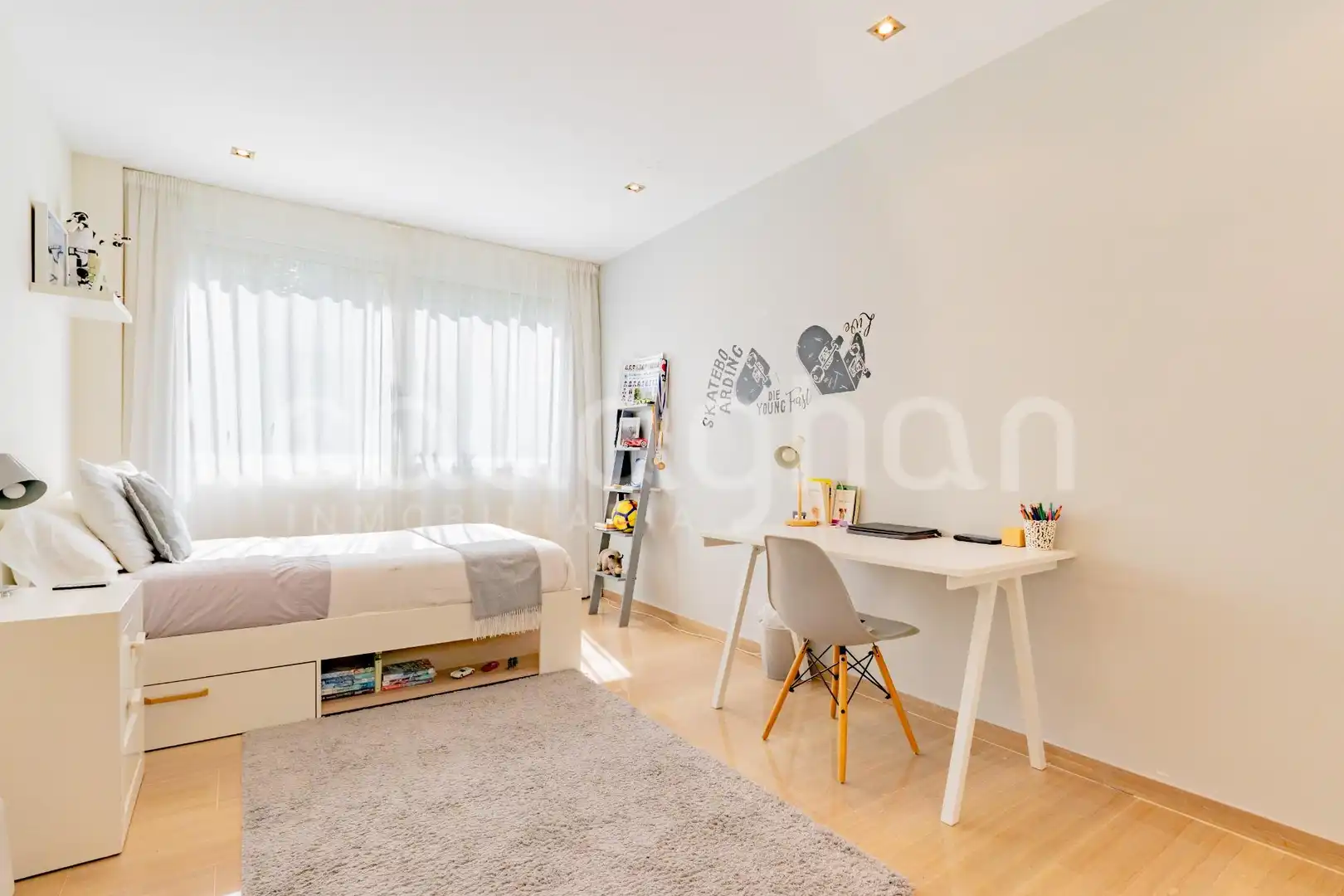Habitación de Casa o chalet en venta en Chiva con Aire acondicionado, Calefacción y Jardín privado