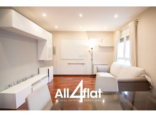 Piso en Alquiler en Calle GRAN DE GRACIA, 101 en Vila de Gràcia