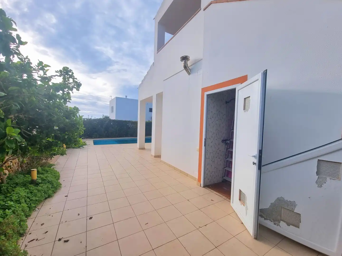 Chalet con piscina en venta en Carrer Península 5, imagen 2