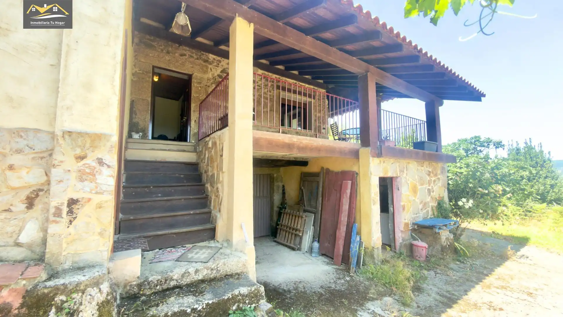Vista exterior de Finca rústica en venta en Castrelo de Miño con Jardín privado, Terraza y Amueblado