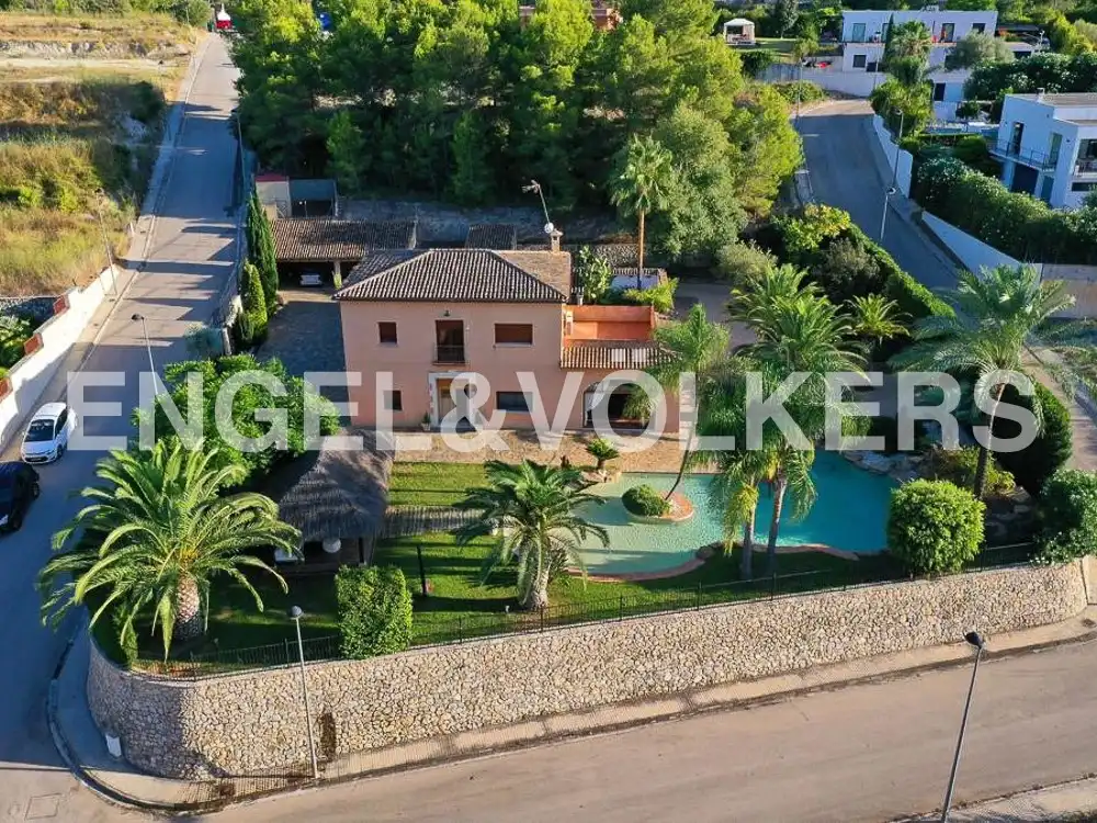 Vista exterior de Casa o xalet en venda en Xàtiva amb Aire condicionat, Calefacció i Jardí privat