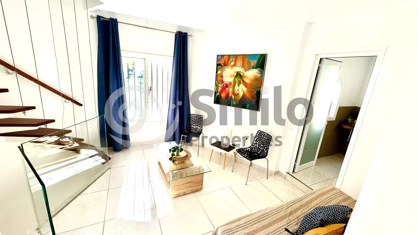 Bungalow with pool for sale in Arquitecto Gómez Cuesta 3, imagen 2