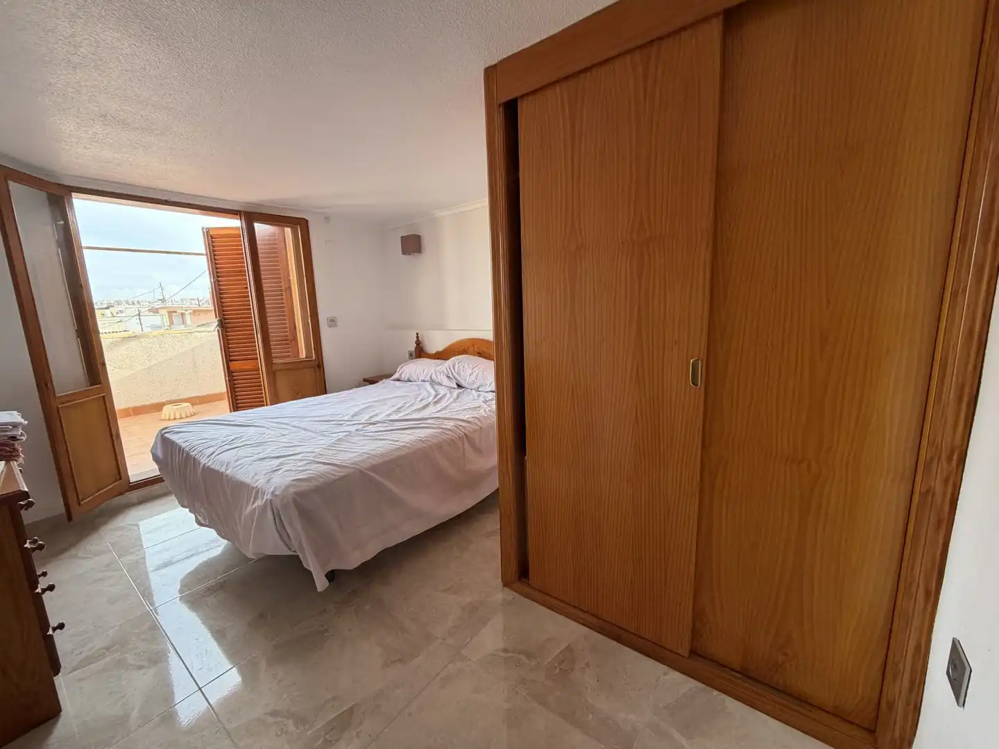 Habitación de Apartamento en venta en Torrevieja con Terraza y Balcón