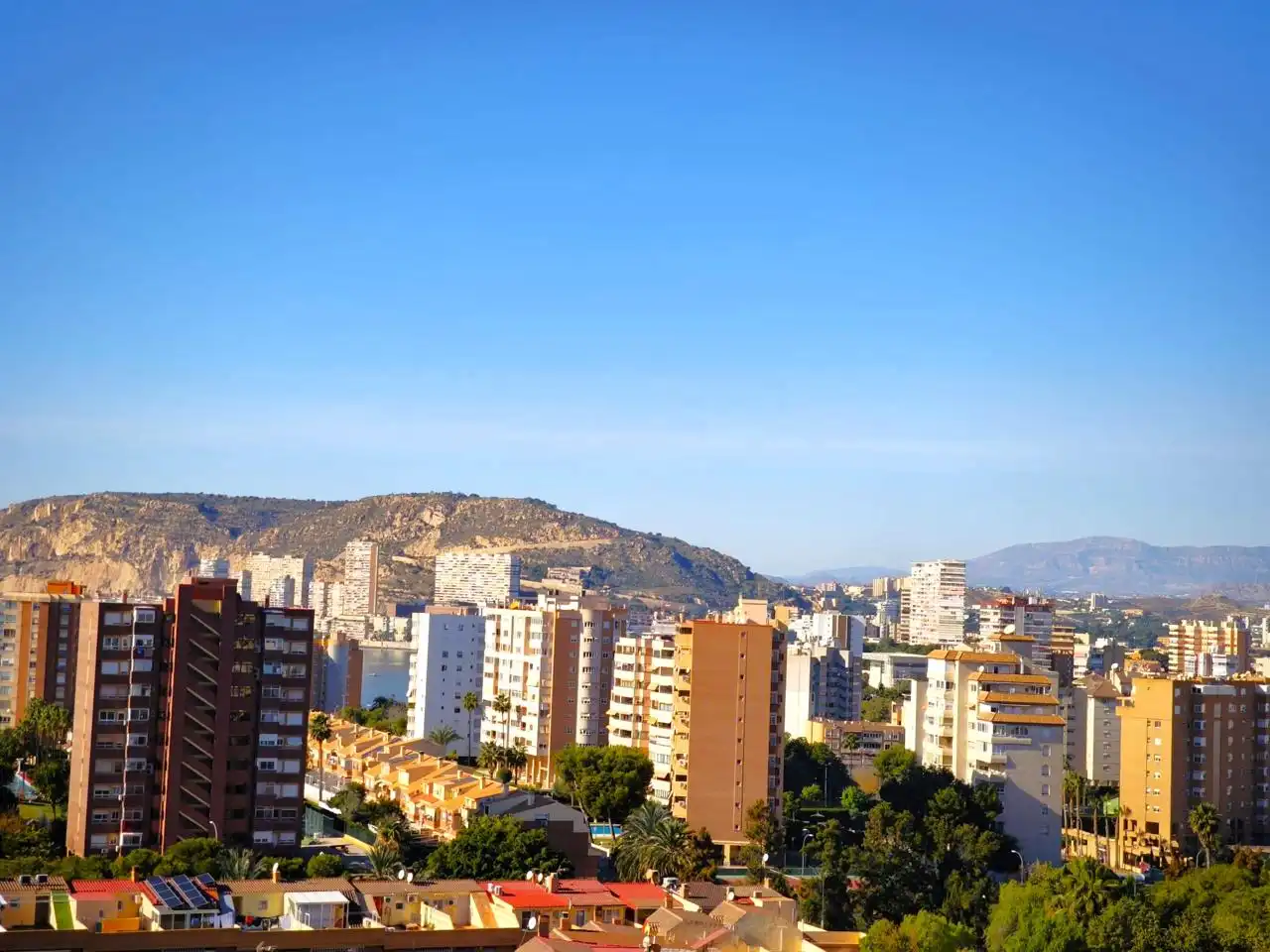 Vista exterior de Pis en venda en Alicante / Alacant amb Aire condicionat, Calefacció i Terrassa