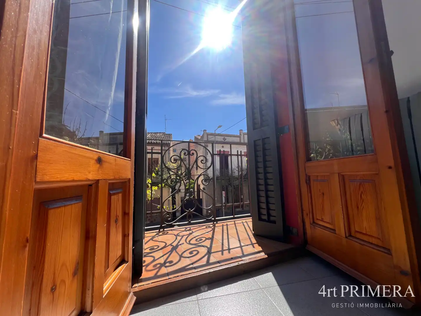 Vista exterior de Casa adosada en venta en La Garriga con Calefacción, Terraza y Balcón