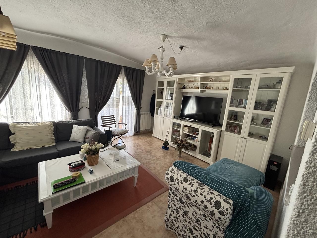 Living room of House or chalet for sale in La Puebla de Alfindén  with Air Conditioner, Heating and Terrace