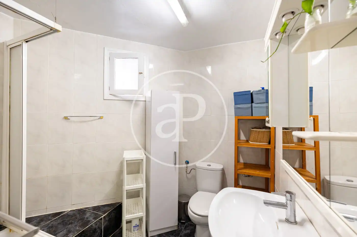 Bathroom of Flat for sale in Barcelona  with Heating, Furnished and Balcony