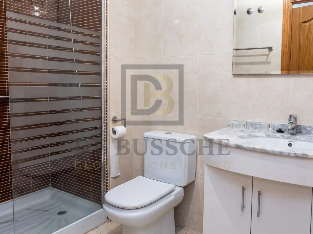 Baño de Piso en venta en Pilar de la Horadada con Aire acondicionado, Amueblado y Horno