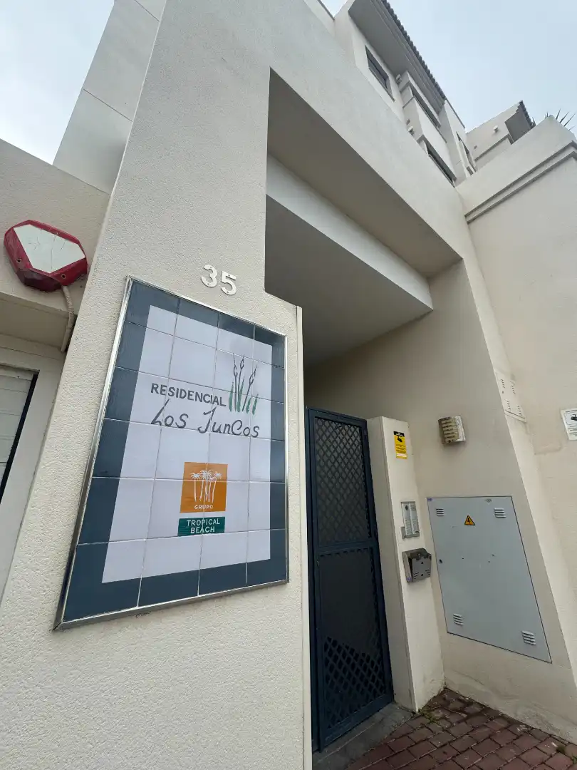 Vista exterior de Estudi en venda en Motril amb Aire condicionat, Calefacció i Parquet