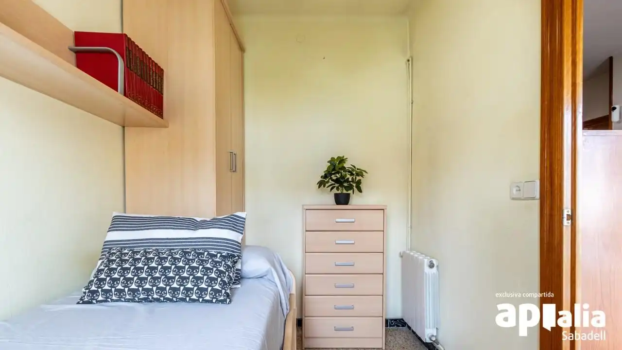 Schlafzimmer von Wohnung zum Verkauf in Sabadell mit Heizung und Balkon