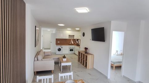 EN VENTAOfrecemos este apartamento, situado a pocos pasos de la playa de Acequion en Torrevieja. La propiedad ha sido completament, imatge 2