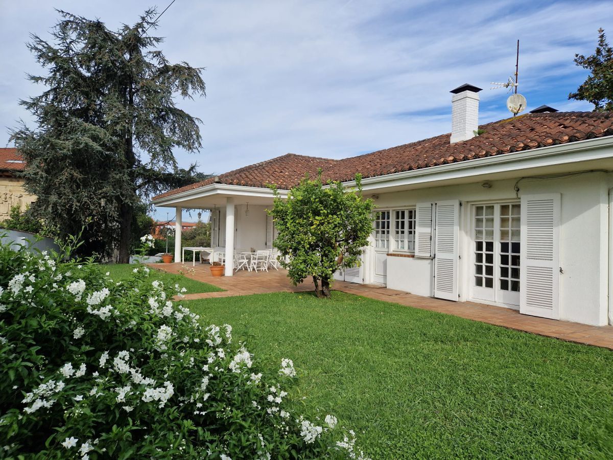 Garden of House or chalet for sale in Torrelavega   with Heating, Terrace and Storage room