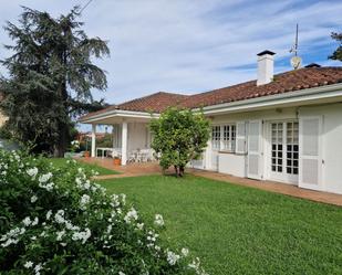 Jardí de Casa o xalet en venda en Torrelavega  amb Calefacció, Terrassa i Traster