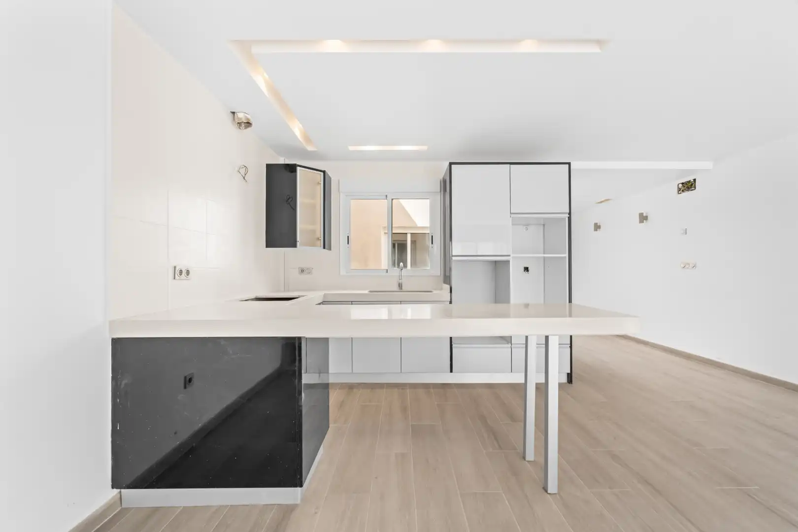 Kitchen of Apartments for sale in Las Bayas