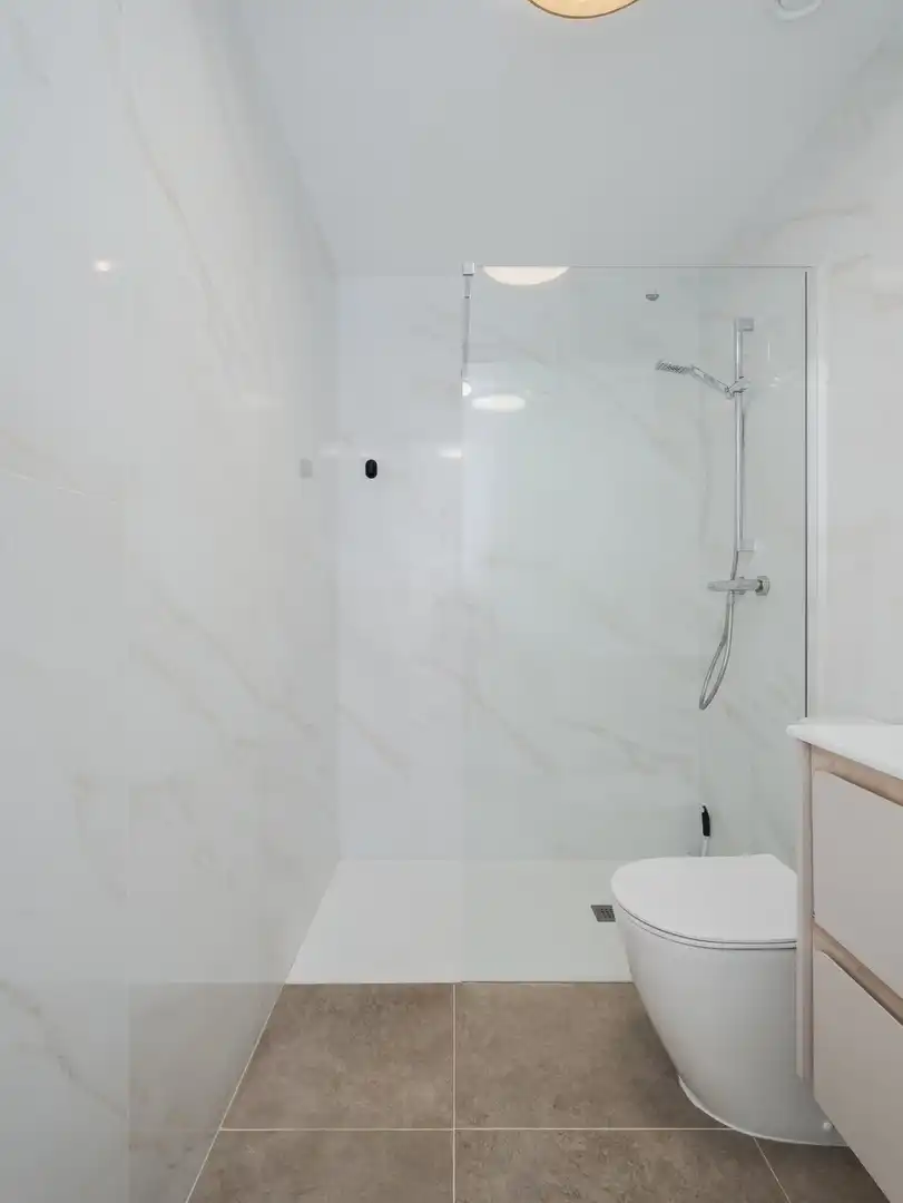 Bathroom of Flat for sale in Orihuela  with Air Conditioner, Terrace and Furnished