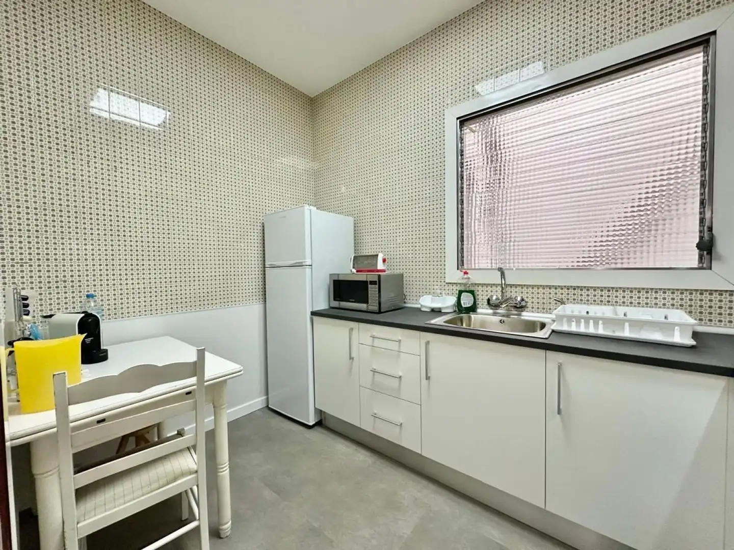 Kitchen of Flat for share in Centre - Sant Josep - Sanfeliu