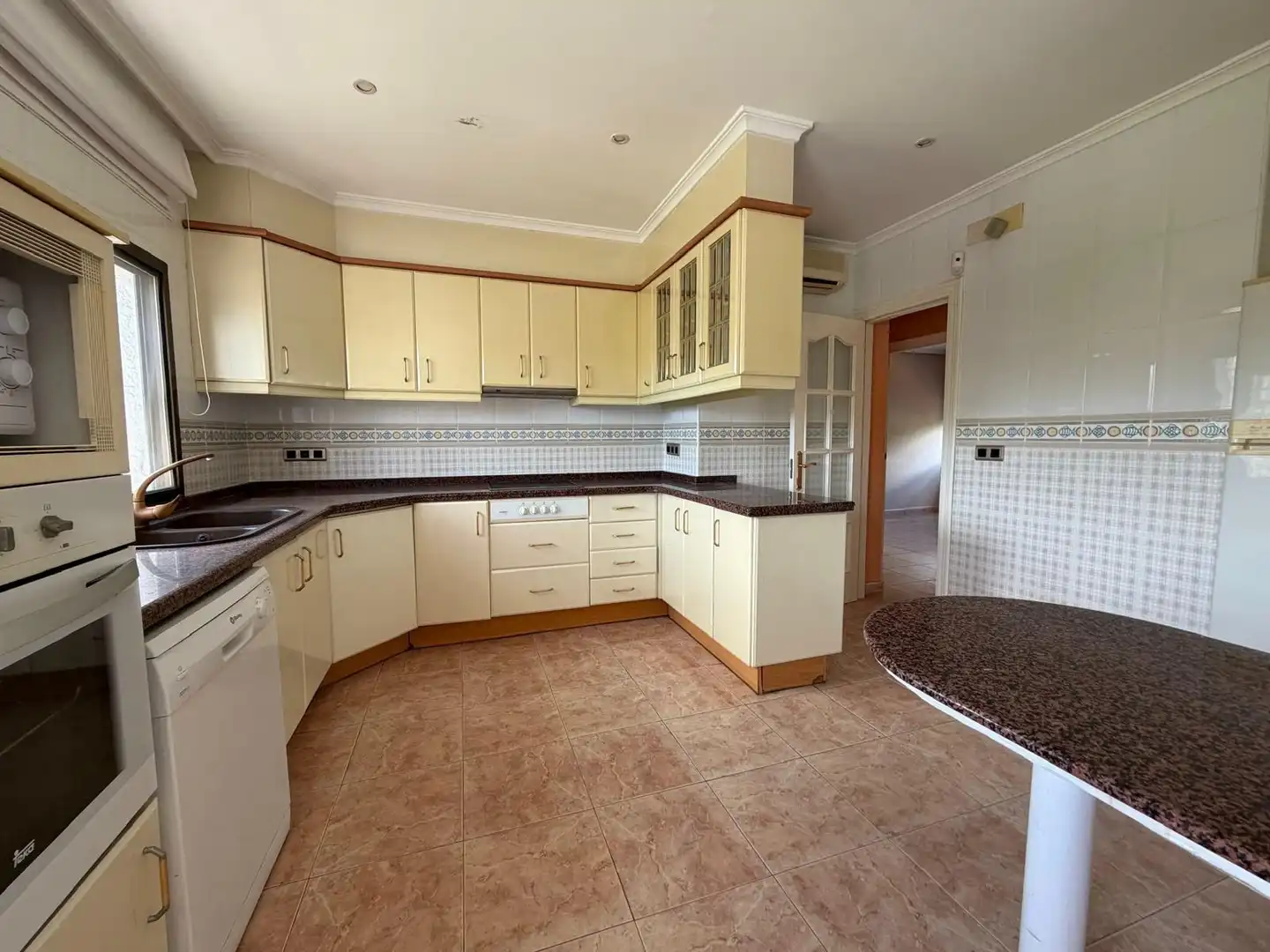 Cocina de Casa o chalet en venta en Torrent con Aire acondicionado, Jardín privado y Terraza